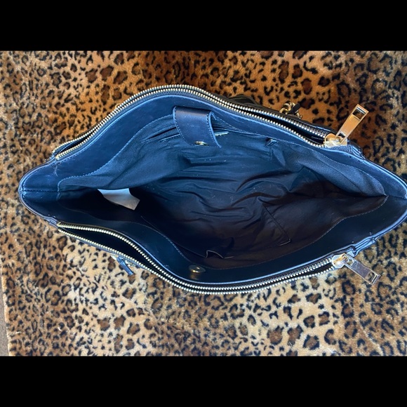 Handbag - Picture 4 of 7